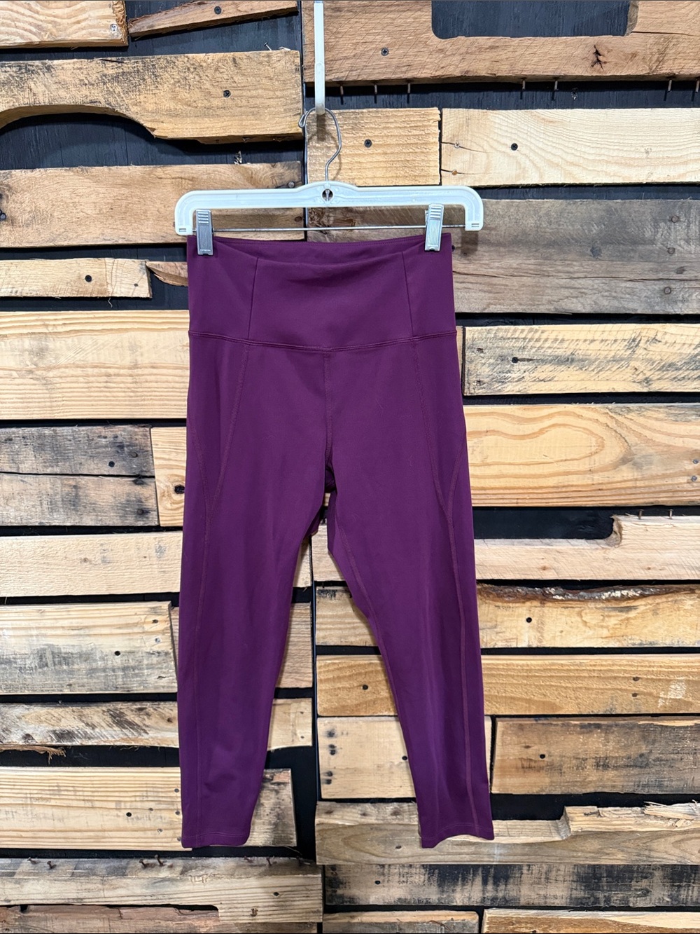 Girlfriend Collective Compressive
High-Rise Cropped Legging Plum Small - Picture 1 of 5